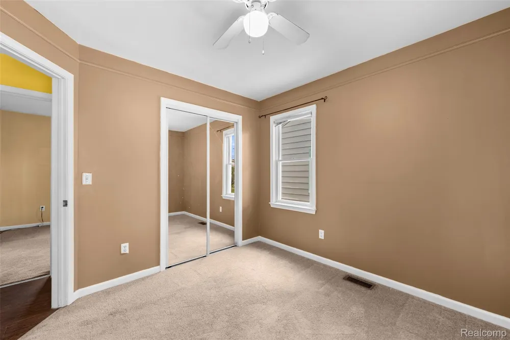 536 E Barrett Avenue Madison Heights City, MI 48071
