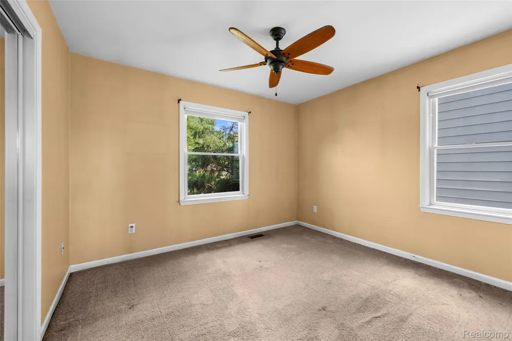 536 E Barrett Avenue Madison Heights City, MI 48071