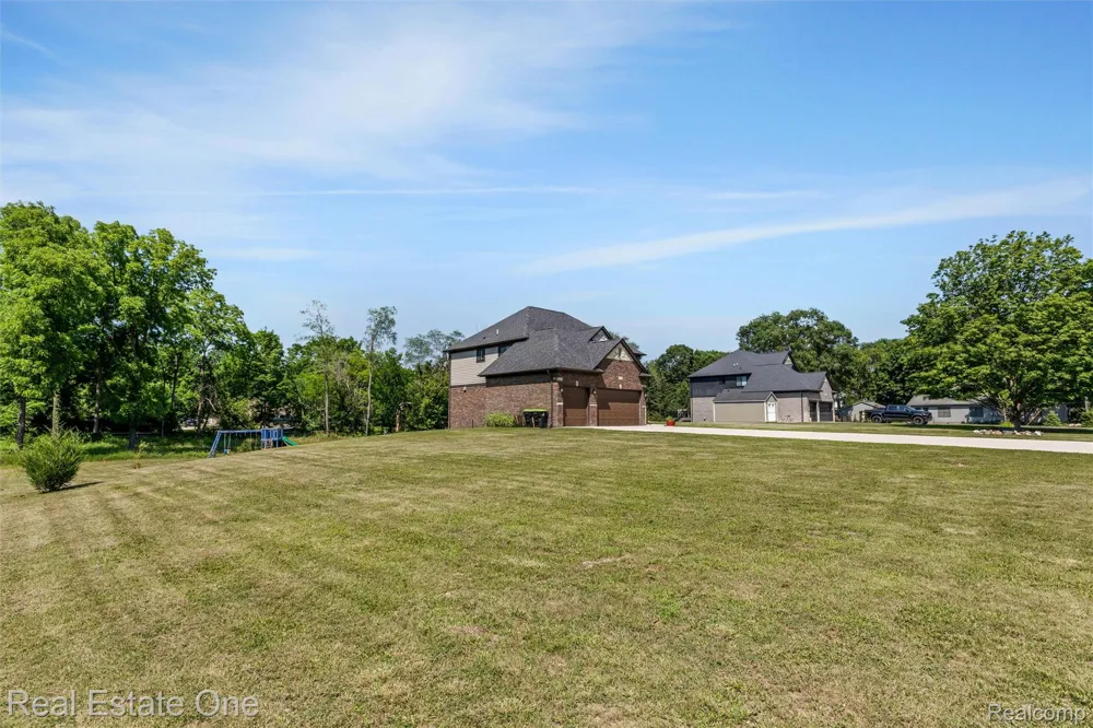 2983 28 Mile Road Washington Township, MI 48094