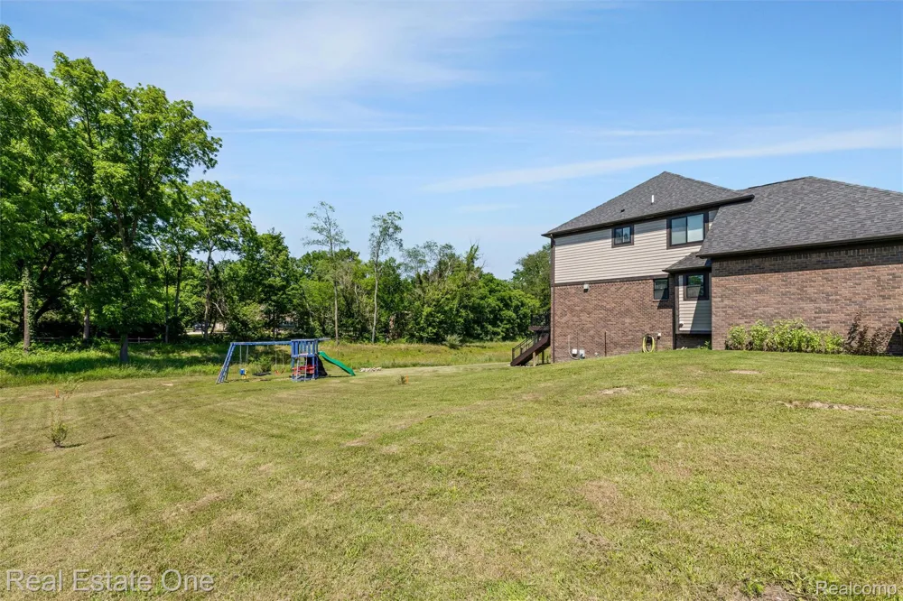 2983 28 Mile Road Washington Township, MI 48094