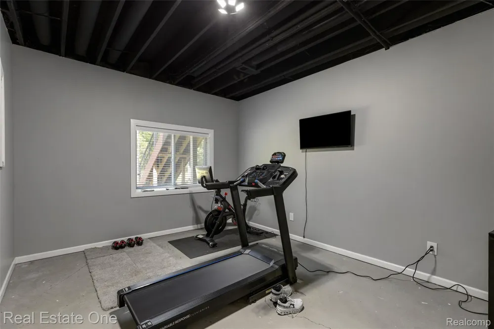 2983 28 Mile Road Washington Township, MI 48094