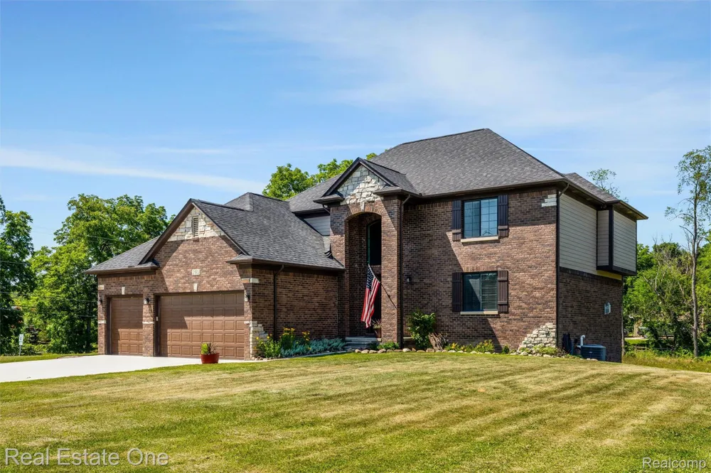 2983 28 Mile Road Washington Township, MI 48094
