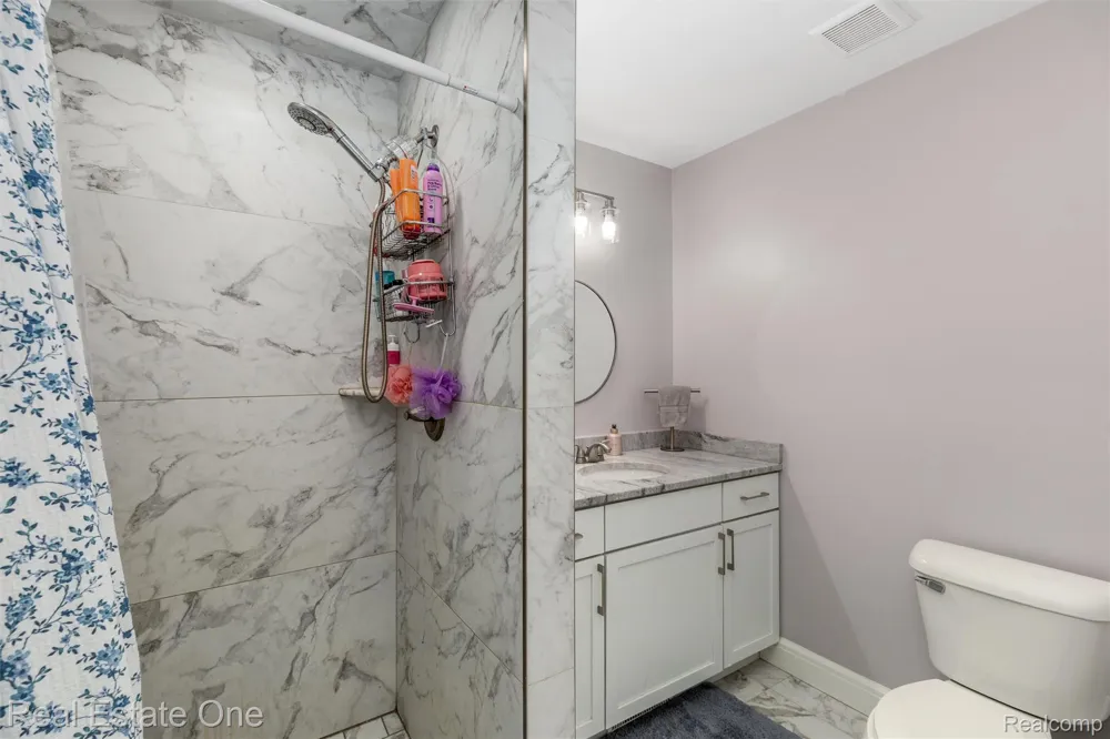2983 28 Mile Road Washington Township, MI 48094