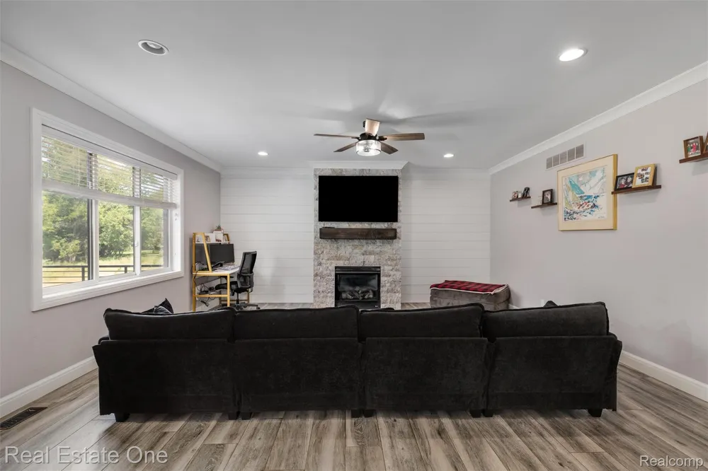 2983 28 Mile Road Washington Township, MI 48094