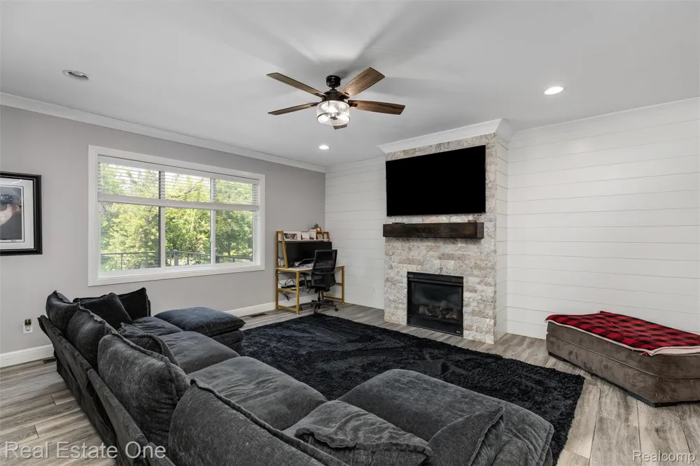 2983 28 Mile Road Washington Township, MI 48094