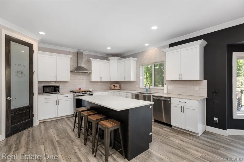 2983 28 Mile Road Washington Township, MI 48094