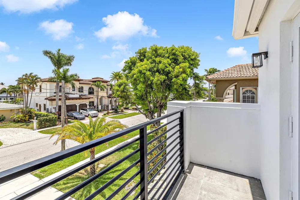4921 NE 28TH AVENUE Lighthouse Point, FL 33064