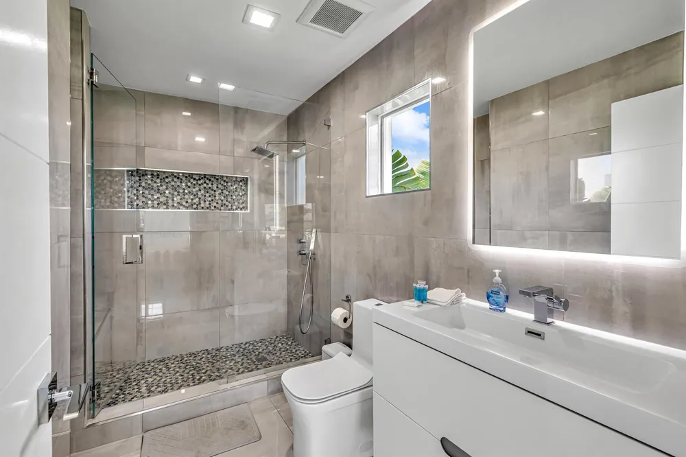 4921 NE 28TH AVENUE Lighthouse Point, FL 33064