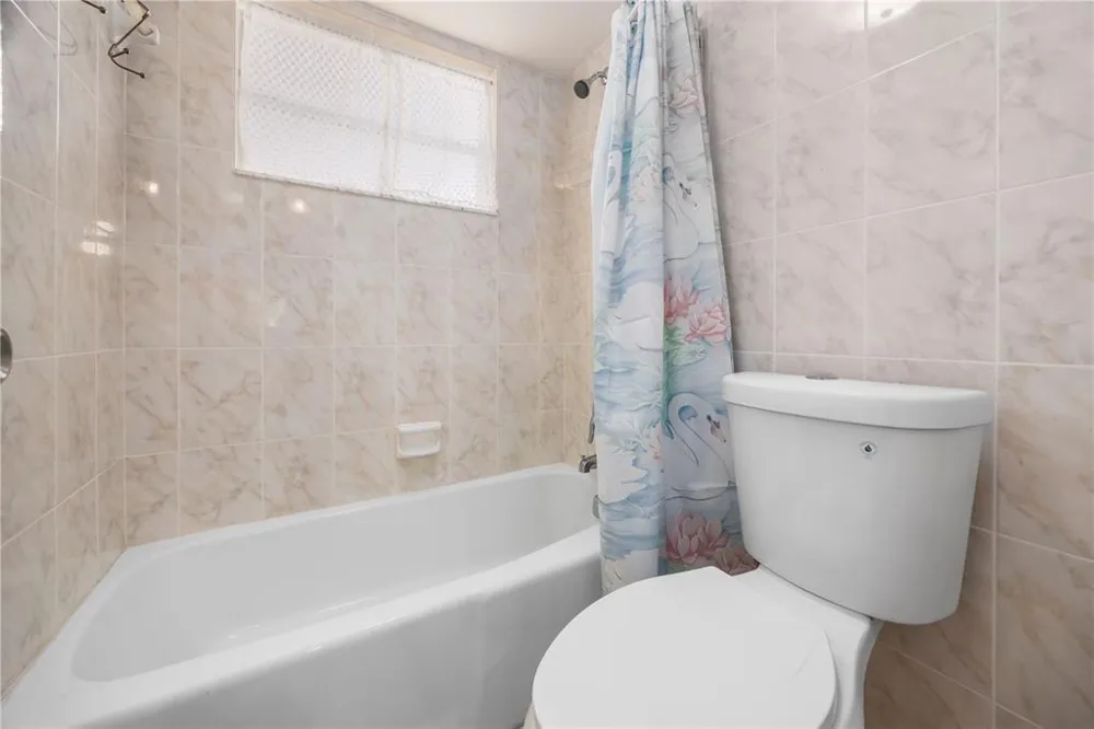 3990 NW 42nd Avenue #311 Lauderdale Lakes, FL 33319