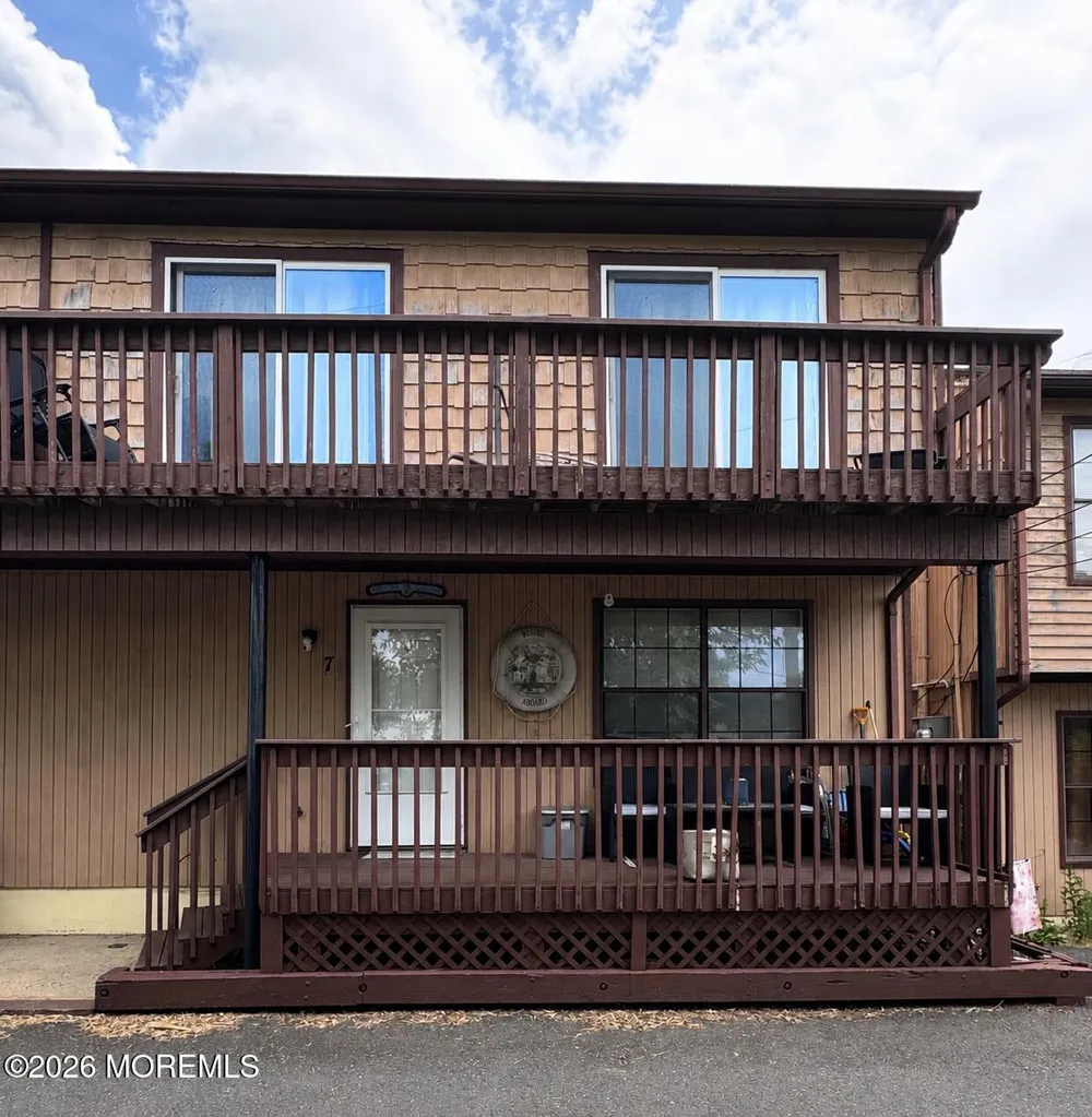 68 5th Street #7 Highlands, NJ 07732