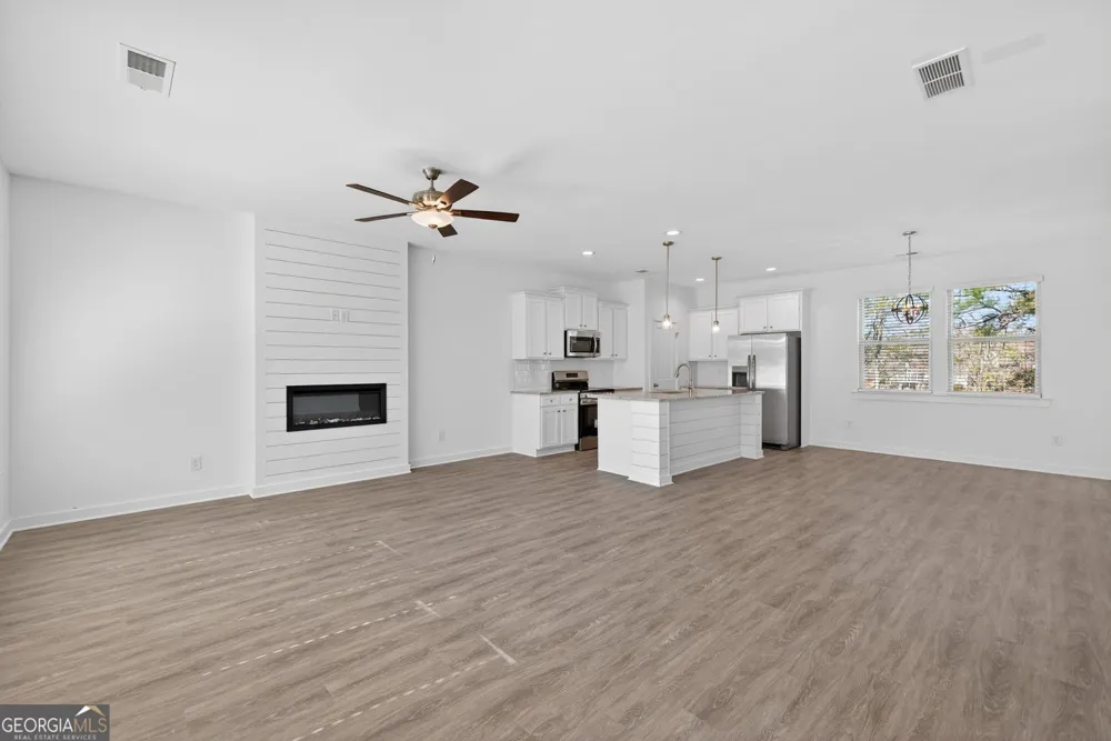 127 Royal Tern LN Warner Robins, GA 31093