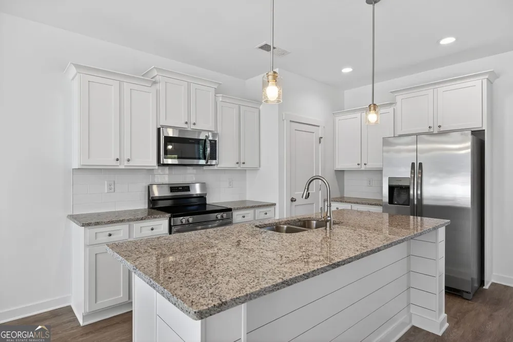 127 Royal Tern LN Warner Robins, GA 31093