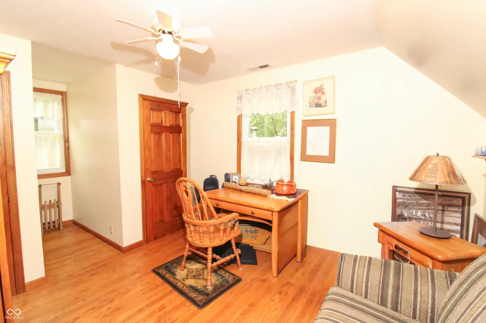 7390 325 W Fairland, IN 46126