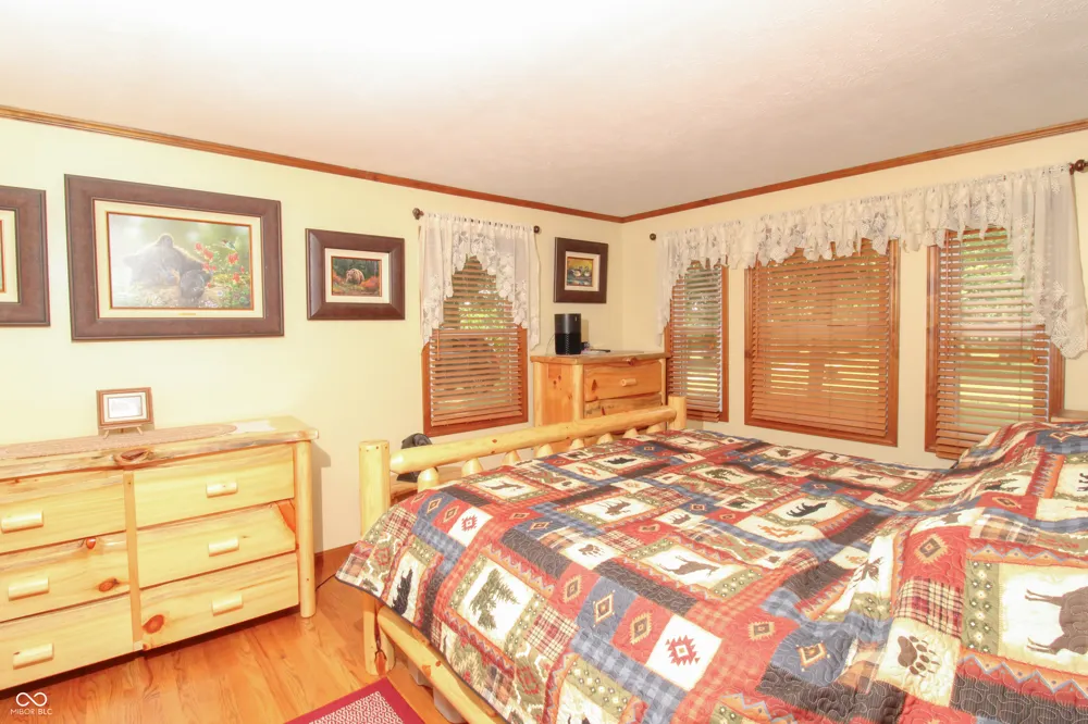 7390 325 W Fairland, IN 46126