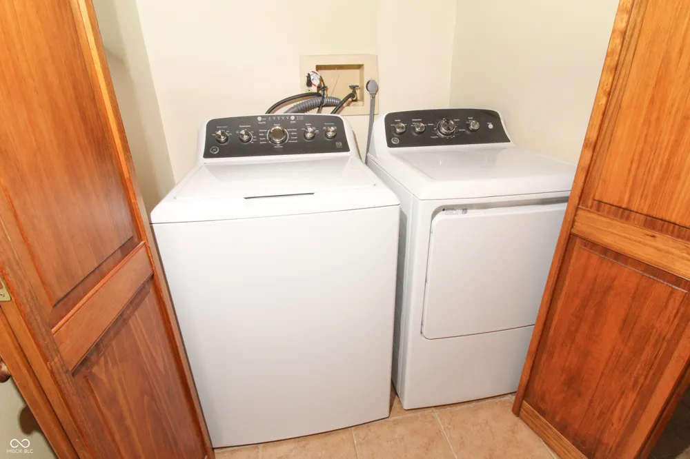 7390 325 W Fairland, IN 46126