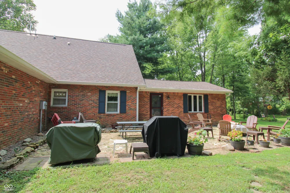 7390 325 W Fairland, IN 46126