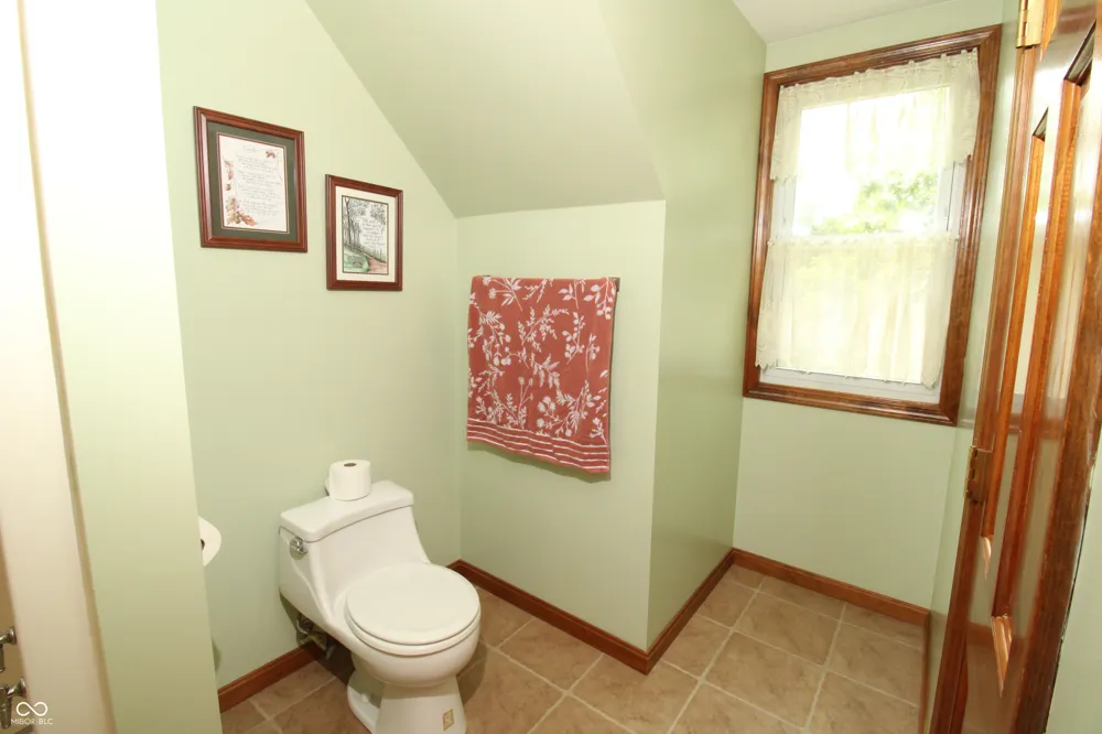 7390 325 W Fairland, IN 46126