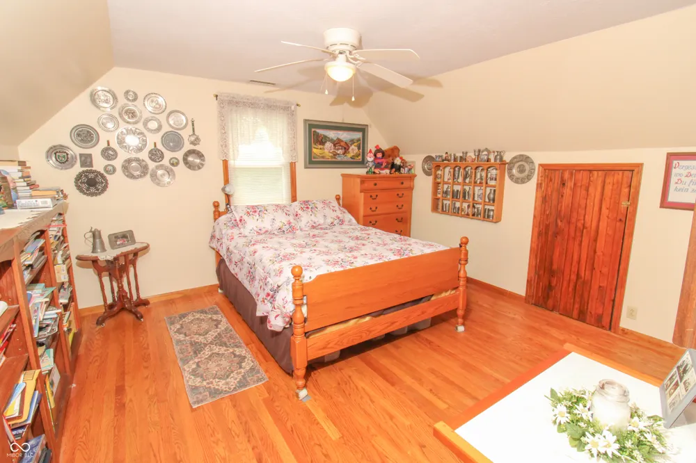 7390 325 W Fairland, IN 46126