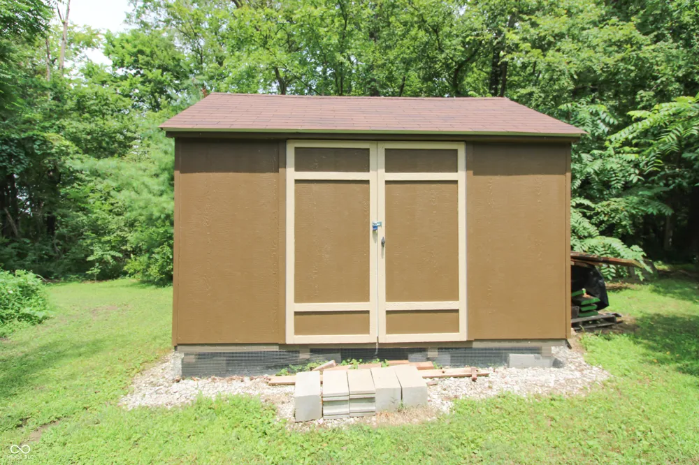 7390 325 W Fairland, IN 46126