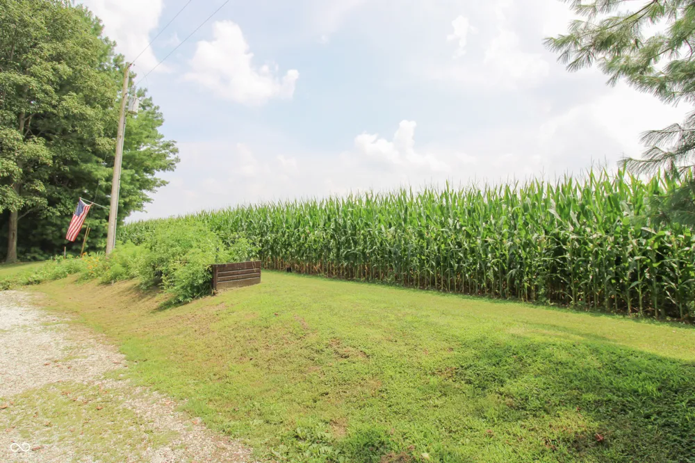 7390 325 W Fairland, IN 46126