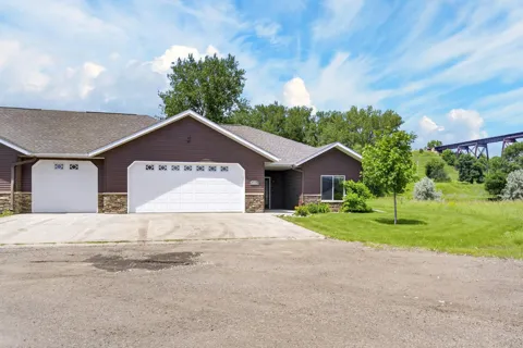 523 Legacy Lane