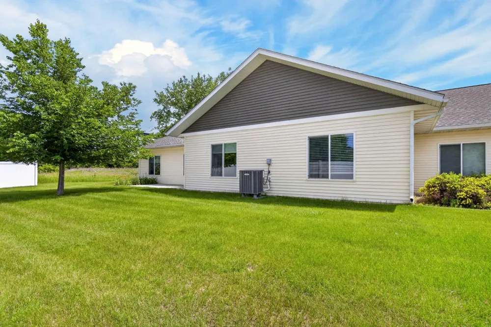 523 Legacy Lane Valley City, ND 58072