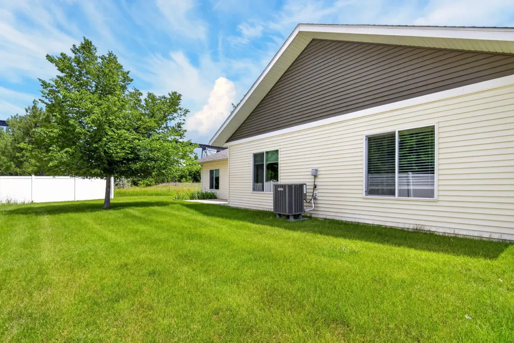 523 Legacy Lane Valley City, ND 58072