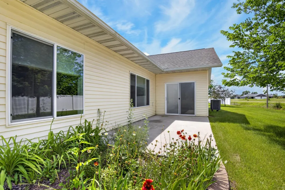 523 Legacy Lane Valley City, ND 58072