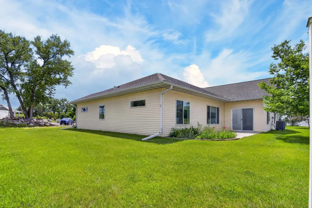 523 Legacy Lane Valley City, ND 58072