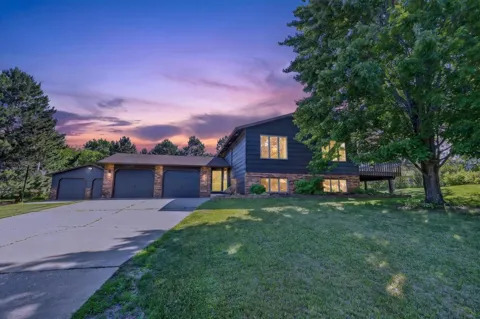 307 NE 10th Street Circle