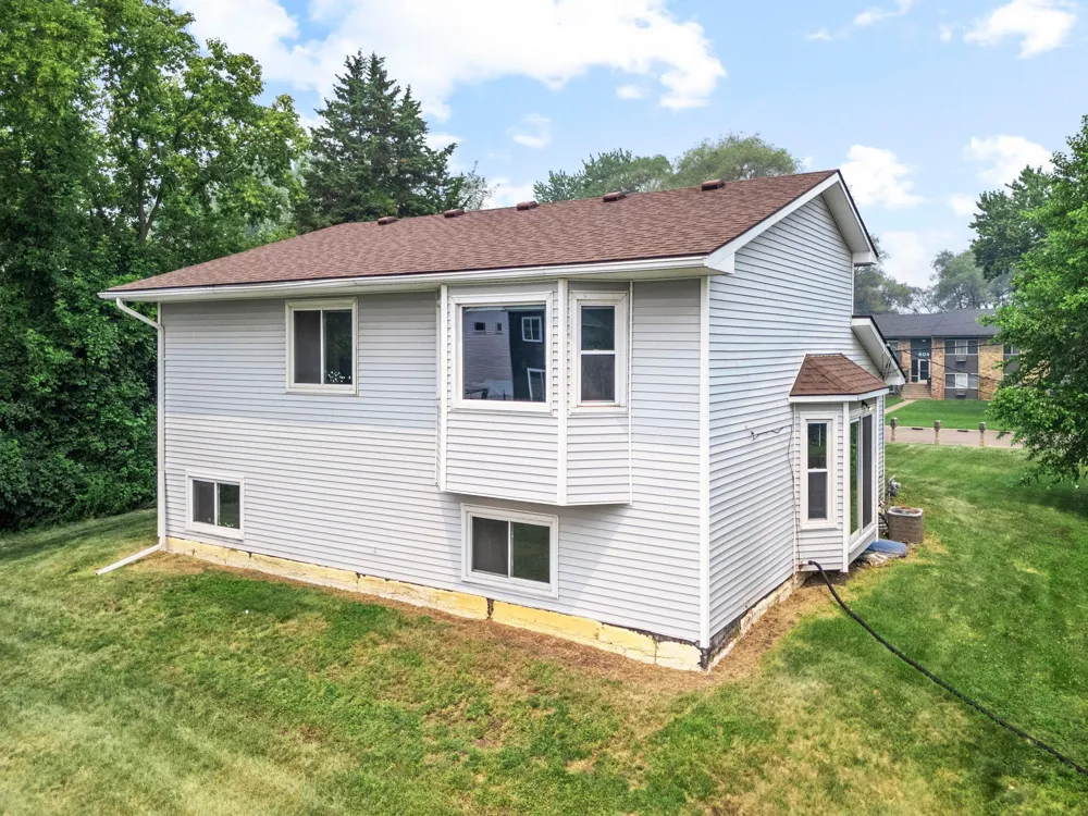 707 69th Avenue Brooklyn Center, MN 55430