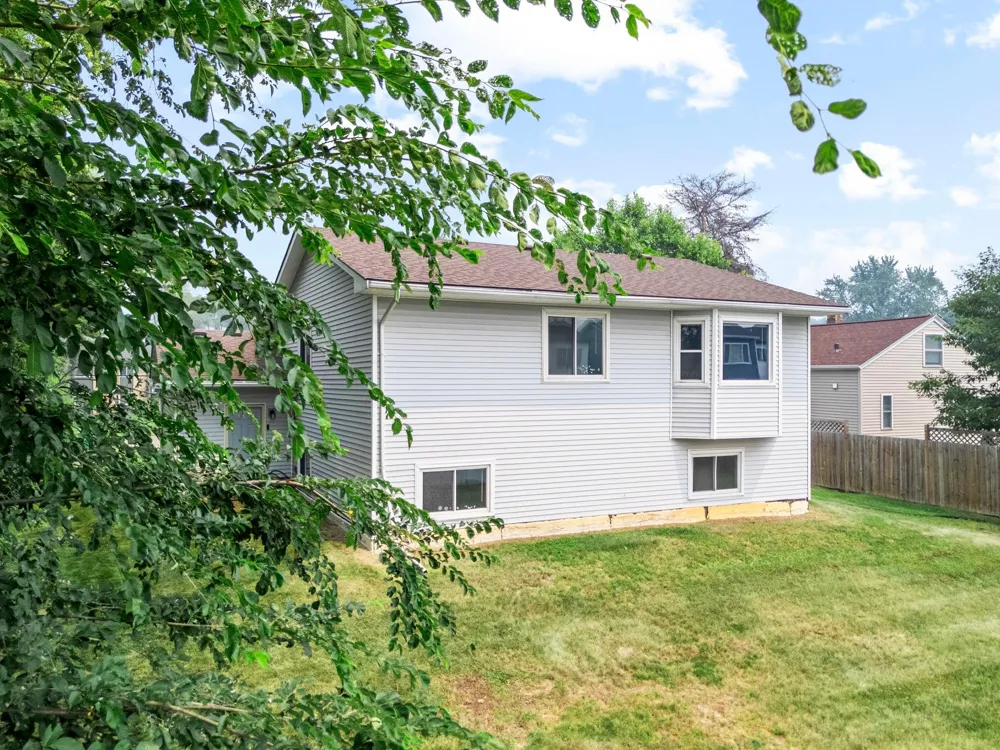 707 69th Avenue Brooklyn Center, MN 55430
