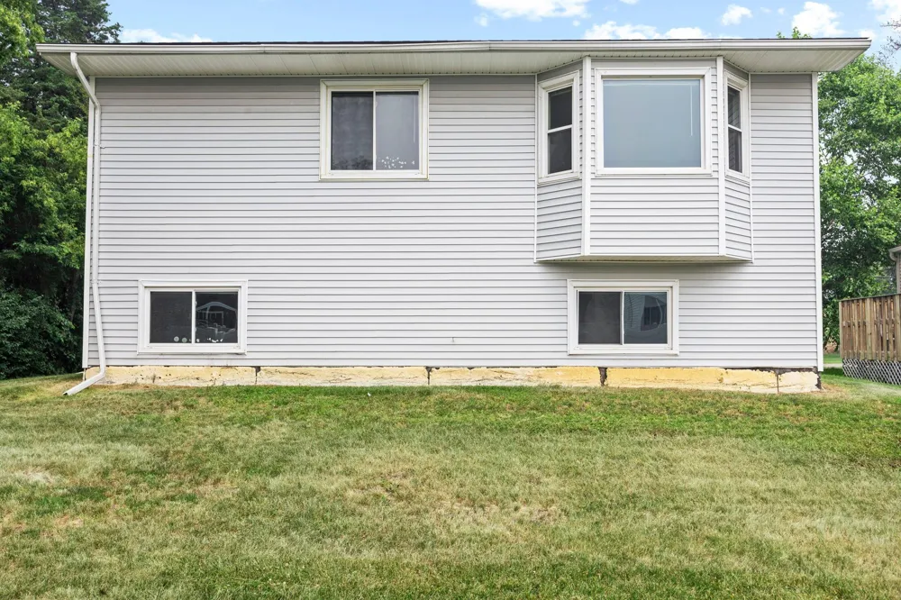 707 69th Avenue Brooklyn Center, MN 55430