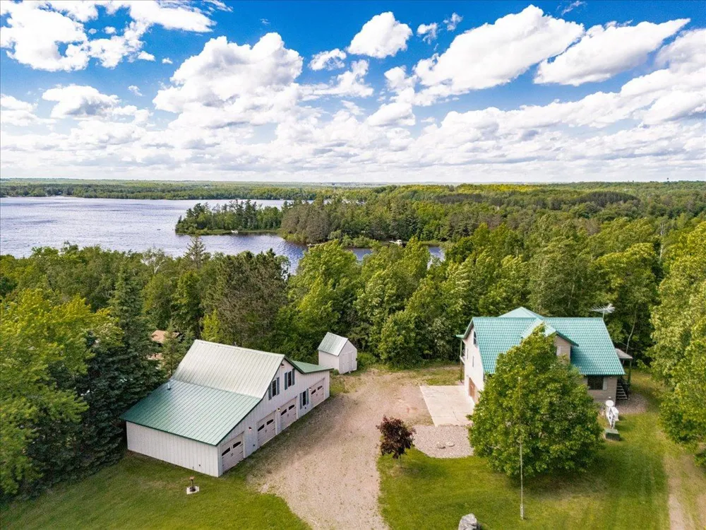 3799 S Lake Road Moose Lake, MN 55767