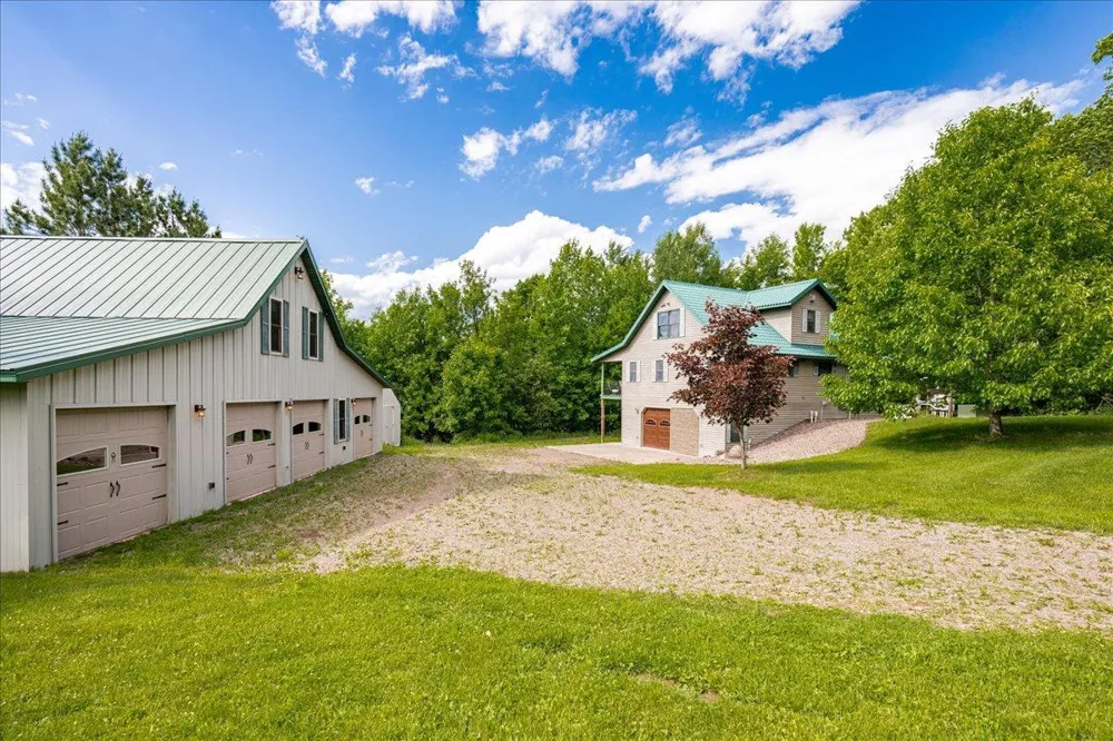 3799 S Lake Road Moose Lake, MN 55767
