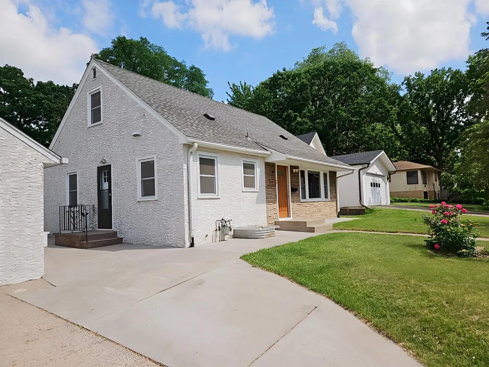 4651 6th Street NE Columbia Heights, MN 55421