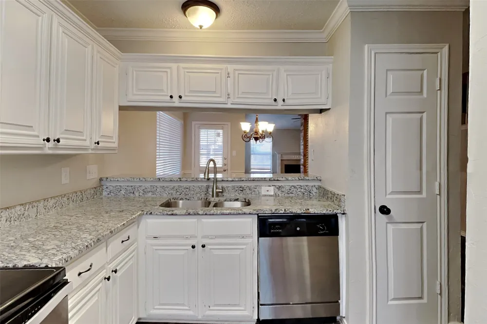626 Dove Creek Circle Grapevine, TX 76051