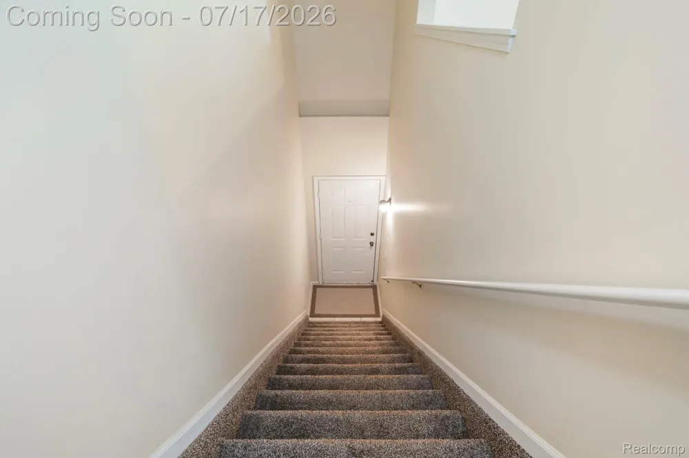 12121 Hidden View Court Utica City, MI 48315