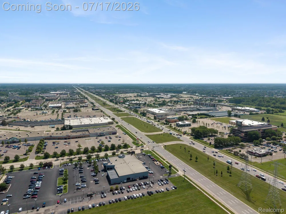 12121 Hidden View Court Utica City, MI 48315