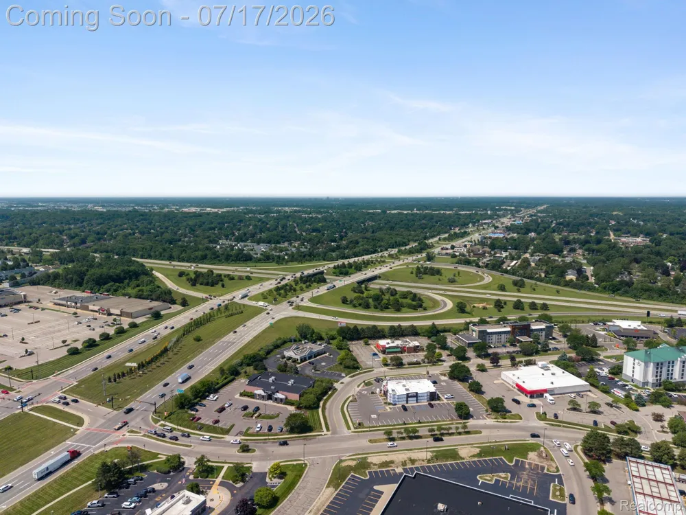 12121 Hidden View Court Utica City, MI 48315