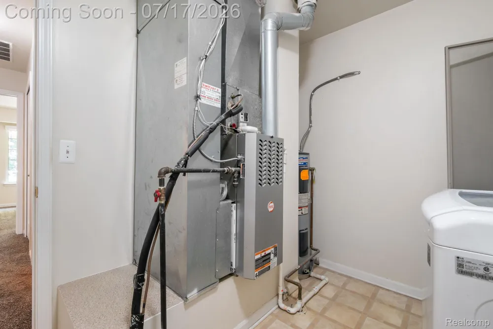 12121 Hidden View Court Utica City, MI 48315
