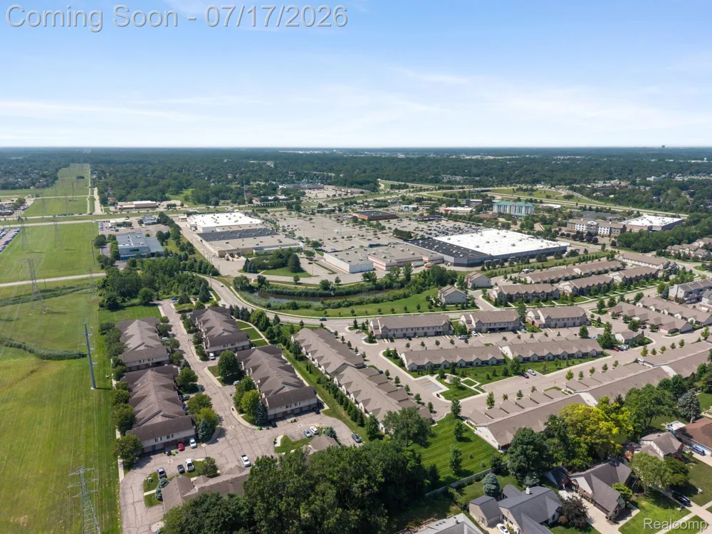 12121 Hidden View Court Utica City, MI 48315