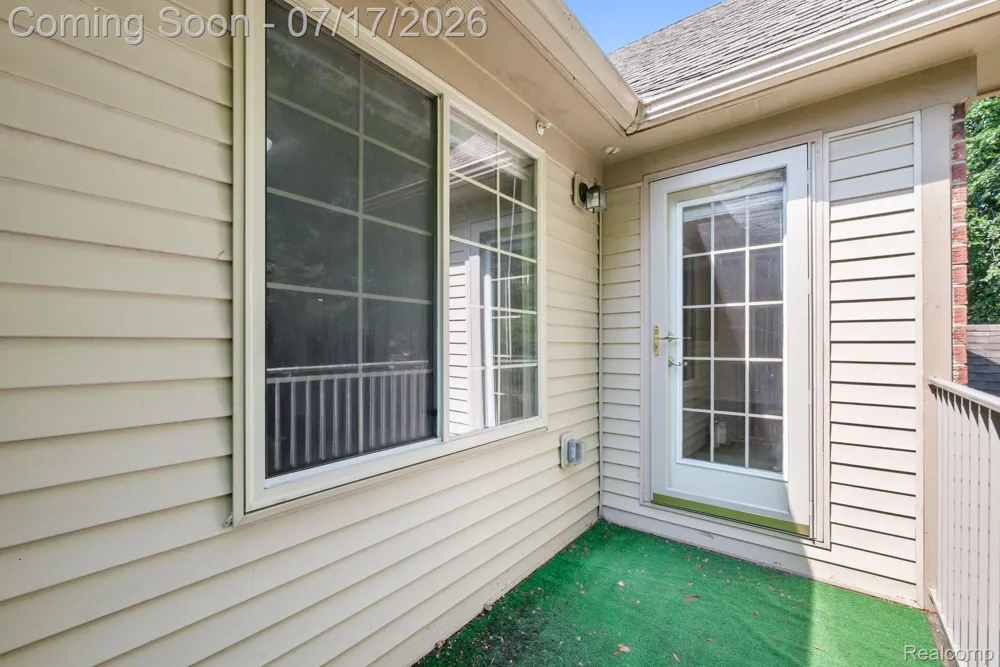 12121 Hidden View Court Utica City, MI 48315