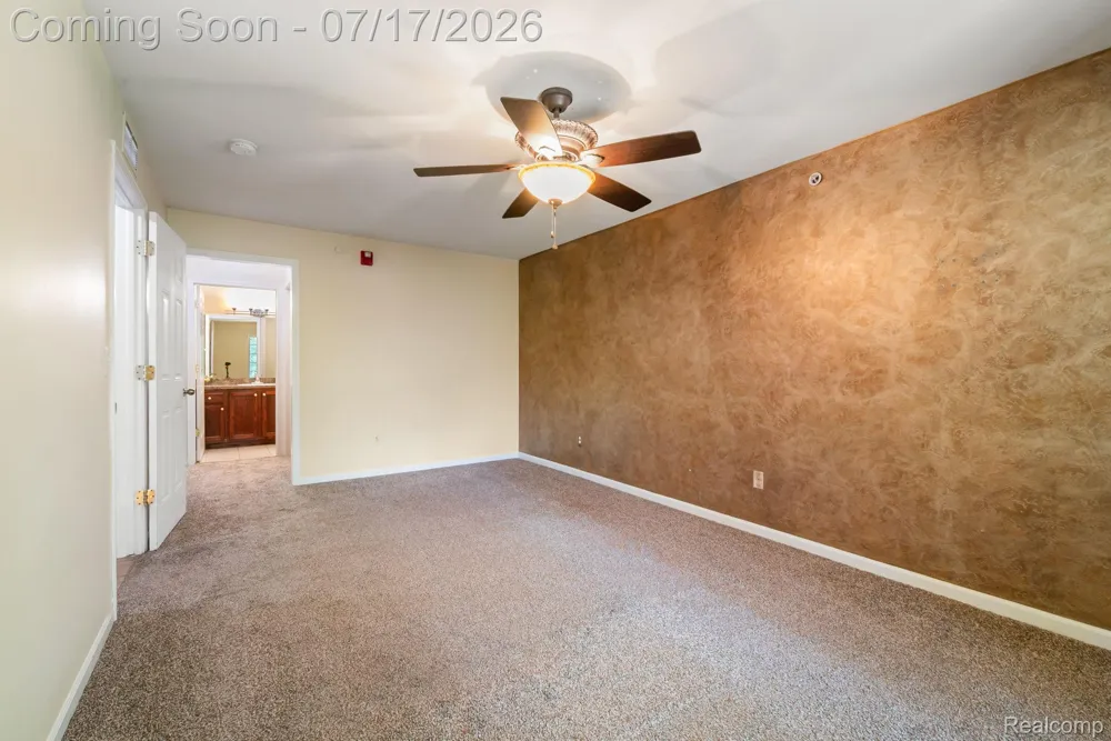 12121 Hidden View Court Utica City, MI 48315