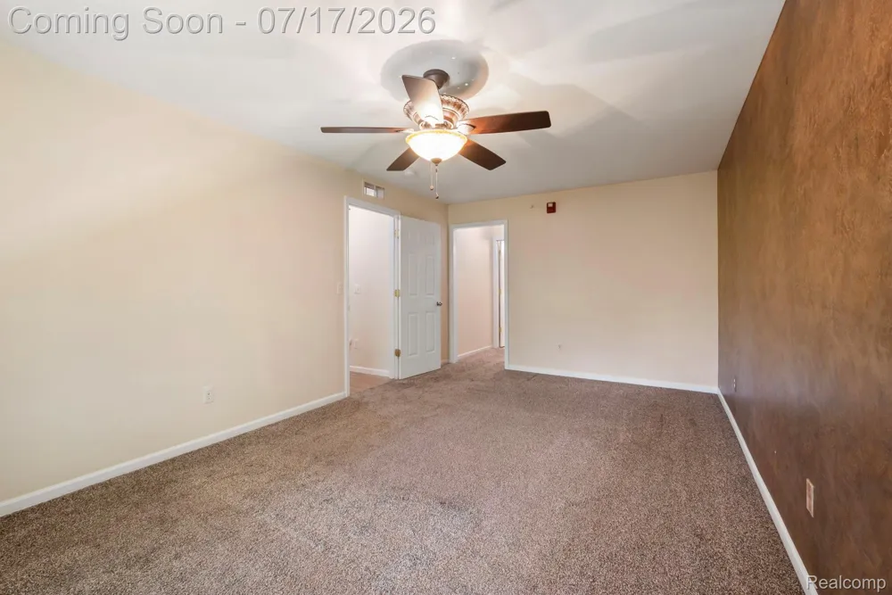 12121 Hidden View Court Utica City, MI 48315