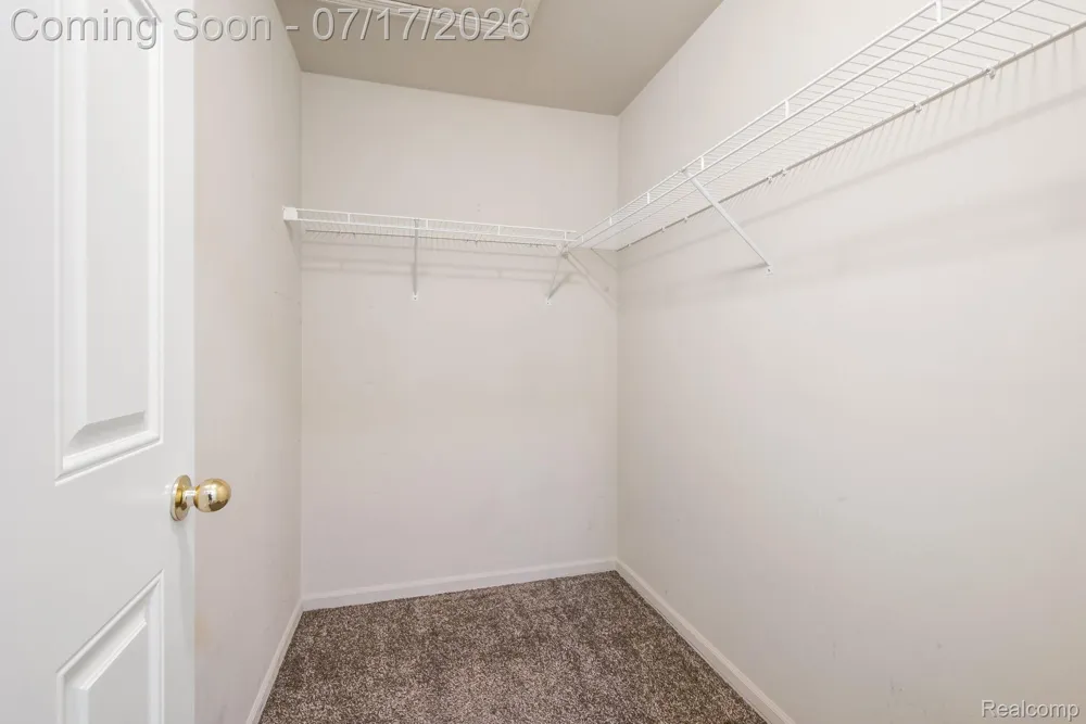 12121 Hidden View Court Utica City, MI 48315