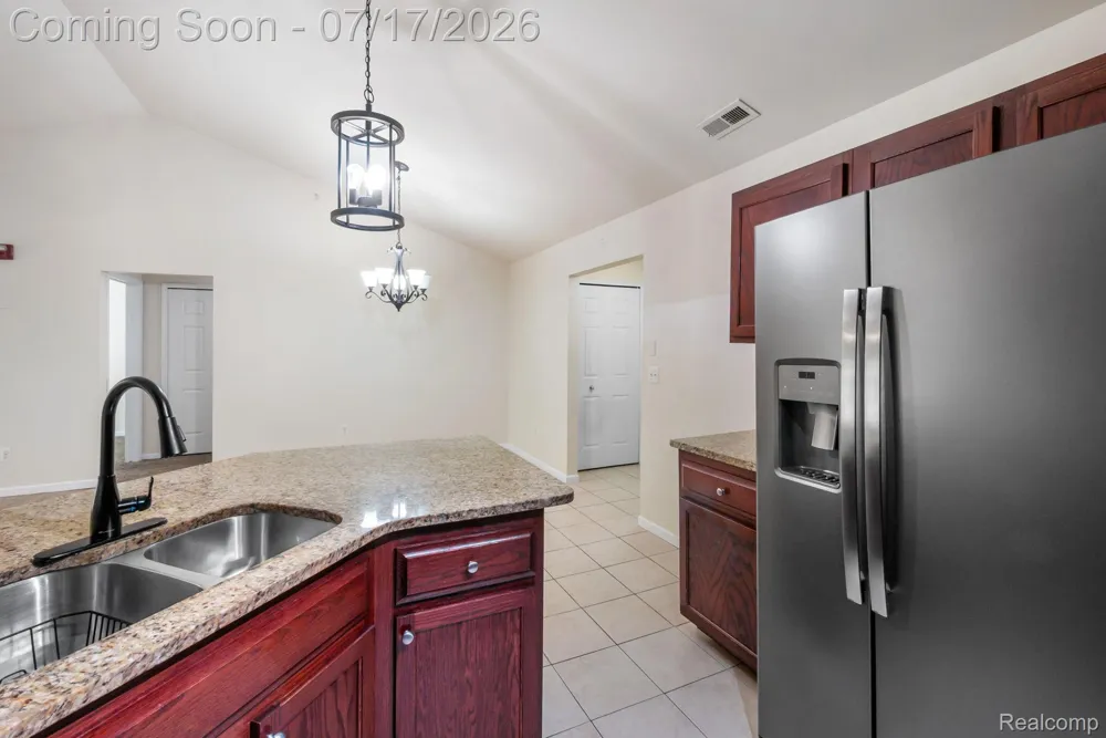 12121 Hidden View Court Utica City, MI 48315
