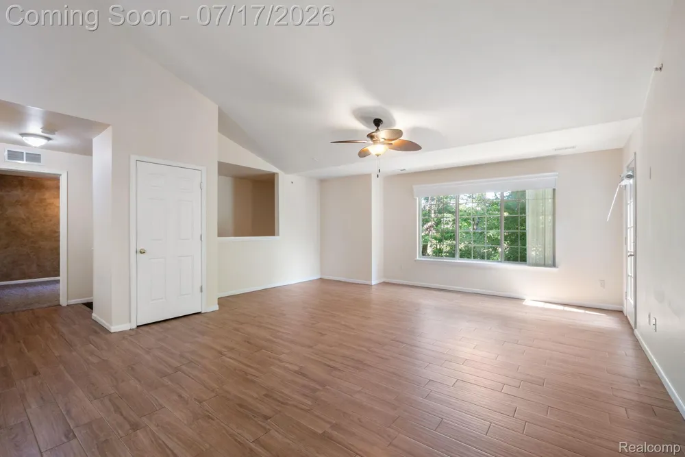 12121 Hidden View Court Utica City, MI 48315