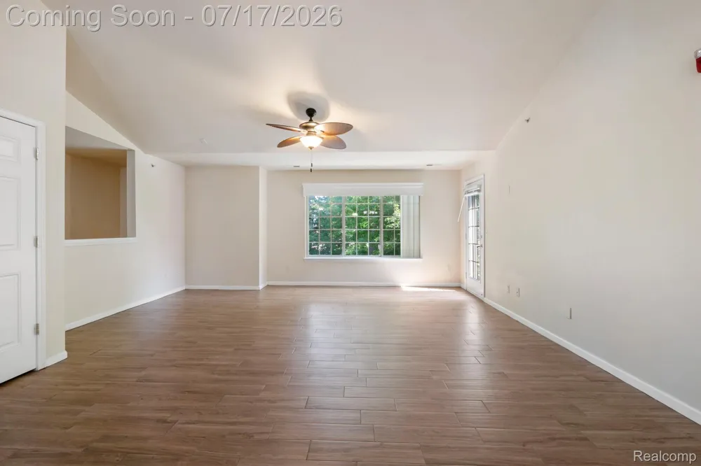 12121 Hidden View Court Utica City, MI 48315