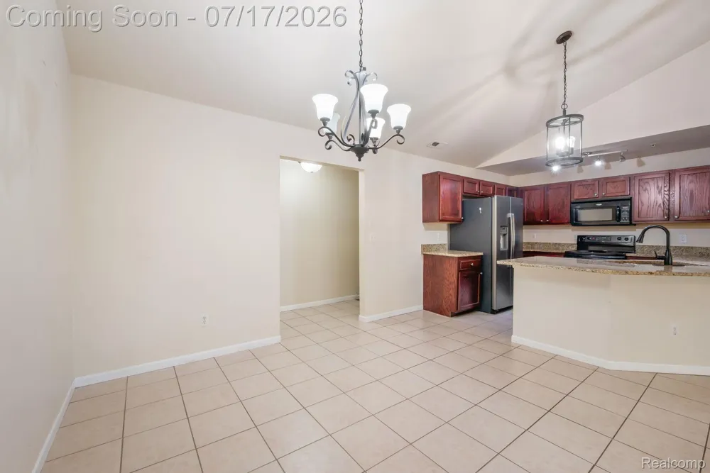 12121 Hidden View Court Utica City, MI 48315